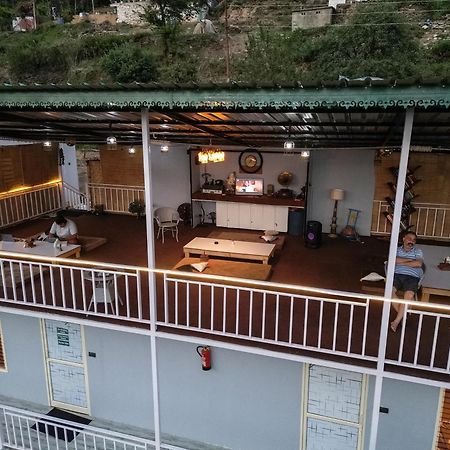 The Rare One'S Mukteshwar - Resort & Cafe Buitenkant foto