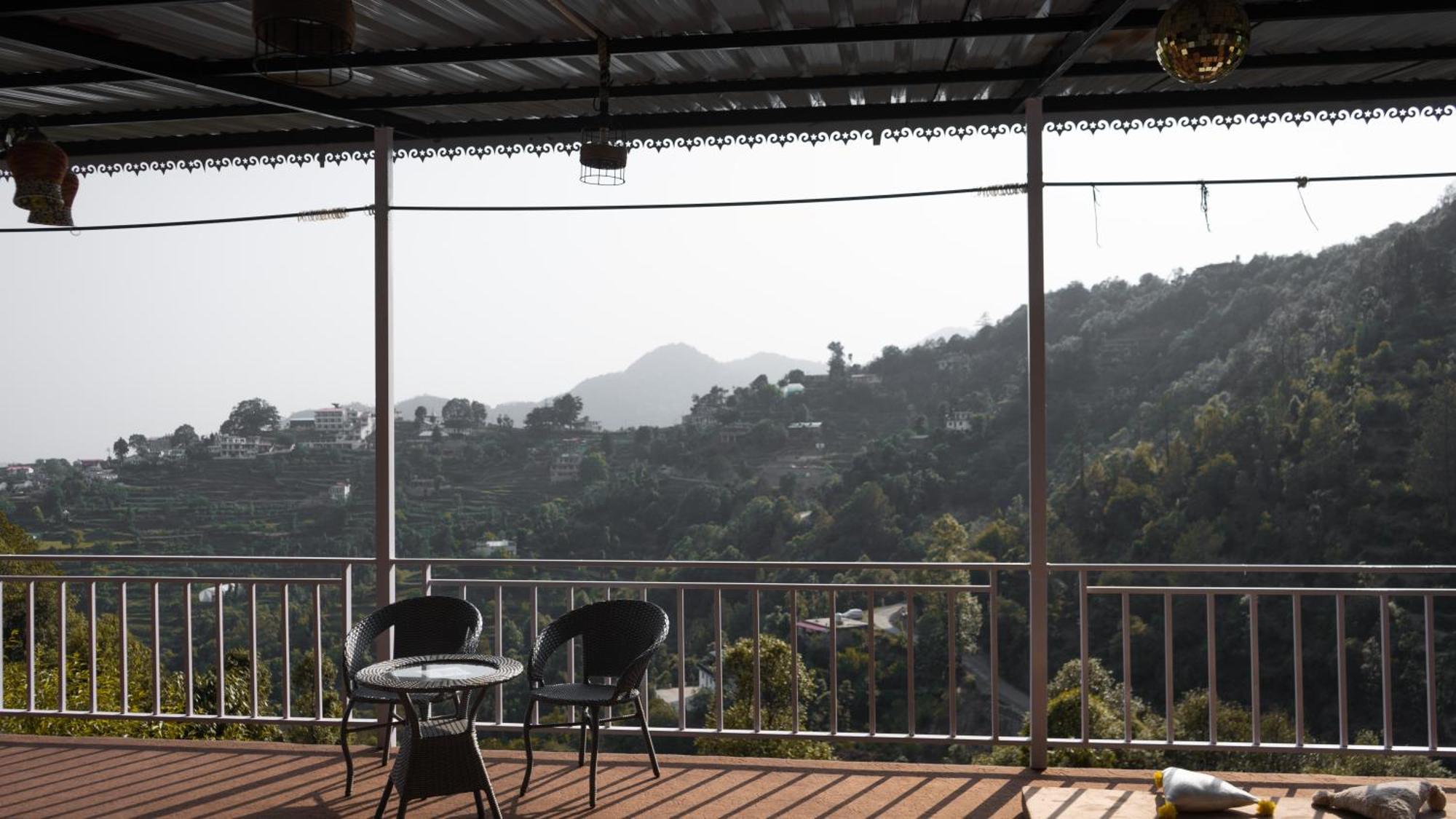 The Rare One'S Mukteshwar - Resort & Cafe Buitenkant foto