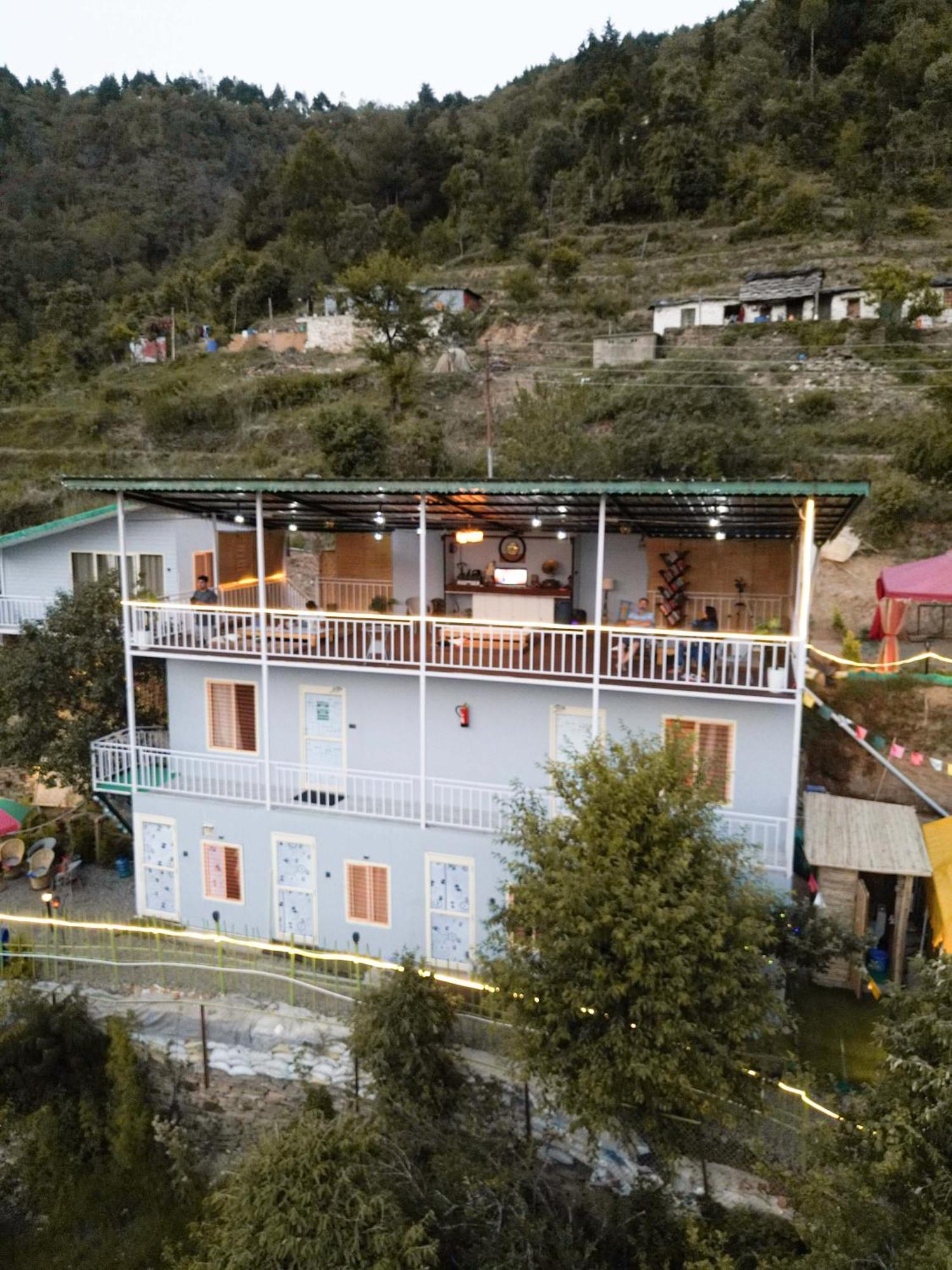 The Rare One'S Mukteshwar - Resort & Cafe Buitenkant foto