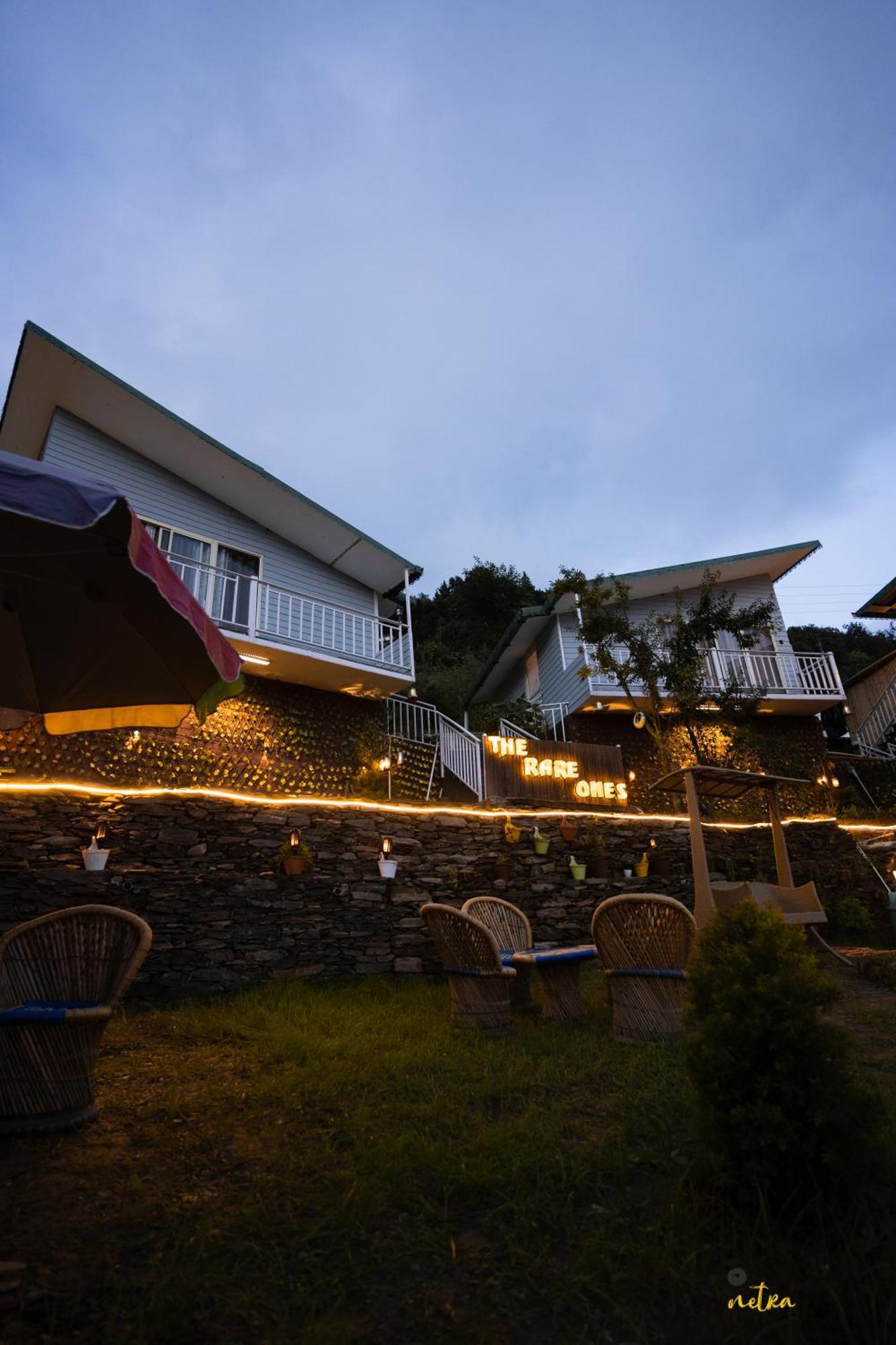 The Rare One'S Mukteshwar - Resort & Cafe Buitenkant foto