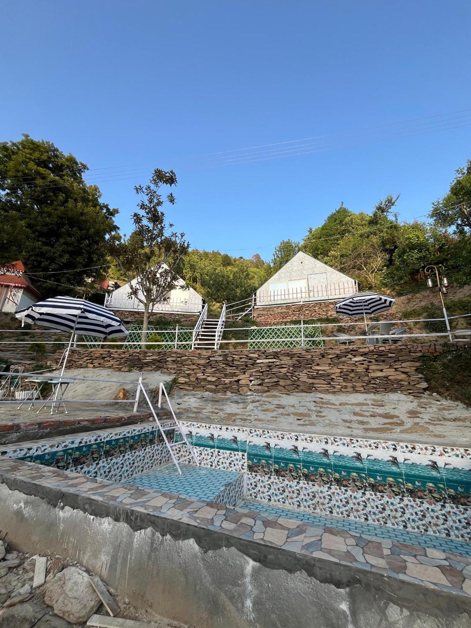 The Rare One'S Mukteshwar - Resort & Cafe Buitenkant foto